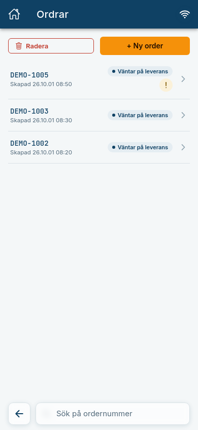 Orderlistan med tre ordrar, en med avvikelsemärkning